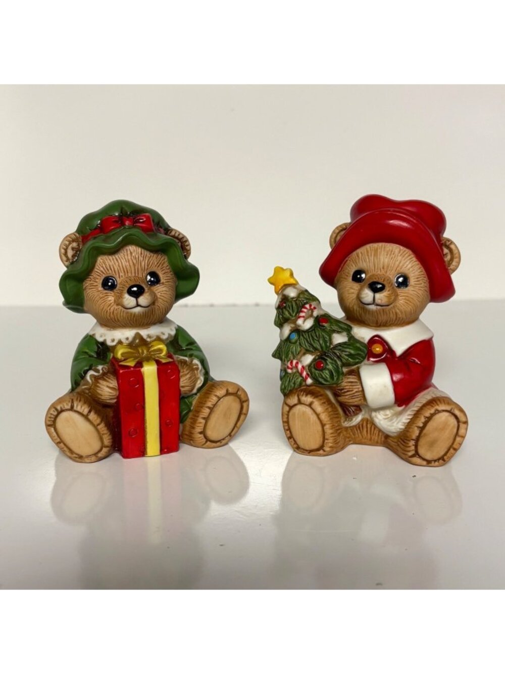 Homco Christmas Bear Figurines 5175 Set Of 2 Vintage Holiday Gift Tree 3.5 in